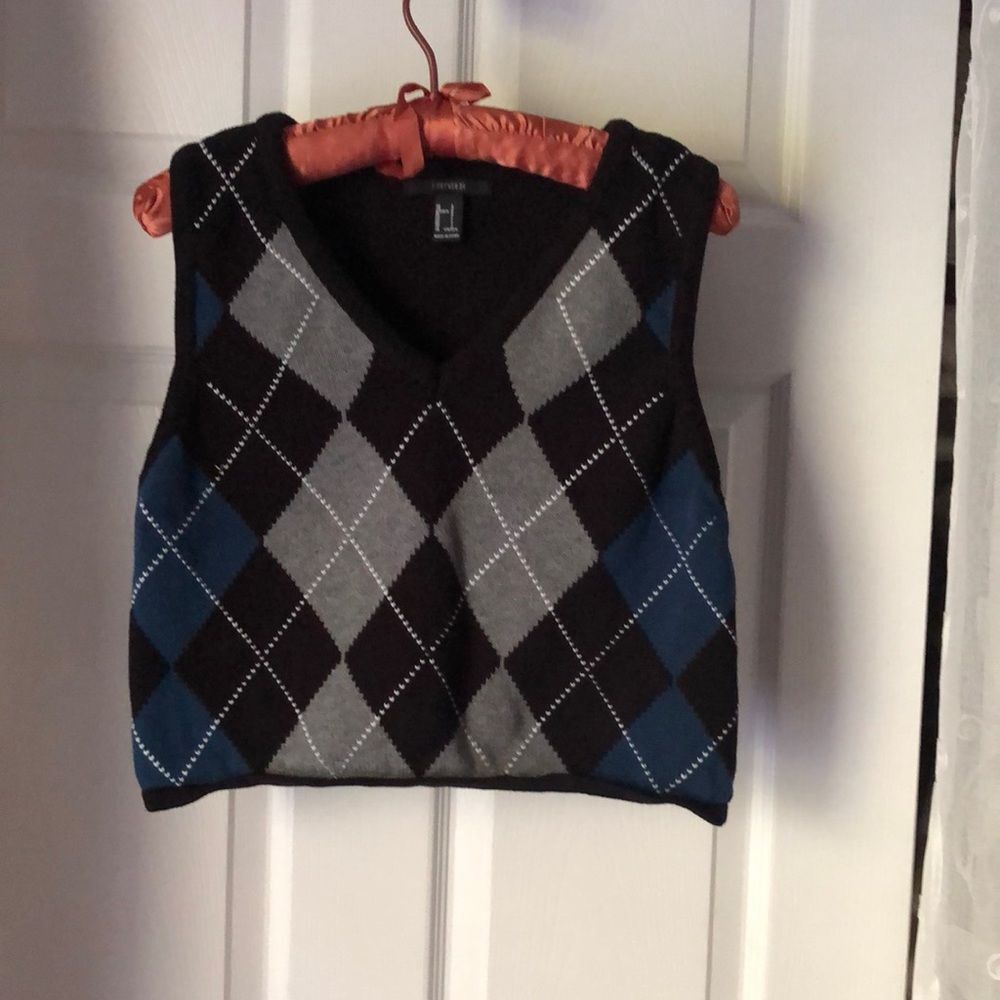 Forever21 cropped sweater vest， size large